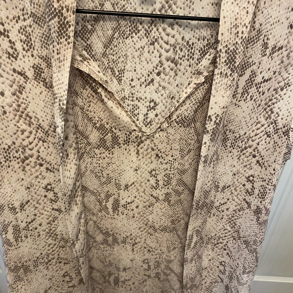 Loft Snakeskin Print Animal Print Top Ss M - image 3